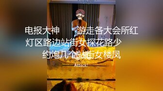 【新片速遞】  漂亮美眉吃鸡舔菊 你在干吗 吃鸡吧 啊啊 下面好湿 爽了就舔屁眼是吗 边吃鸡吧边玩手机 那就要惩罚抠逼