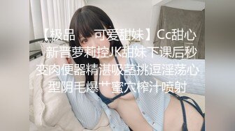 很火的家庭摄像头，美艳少妇和妈妈睡觉，少妇没有孩子打扰睡得很香甜，臀部性感死啦！妈妈没穿内裤睡觉，漏光啦！