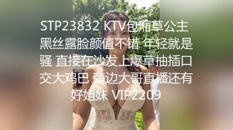 这是啥情怳 夫妻吵架 街头艺术 老板娘招揽顾客 警察来了也没辙 刚下过雨地还是湿的