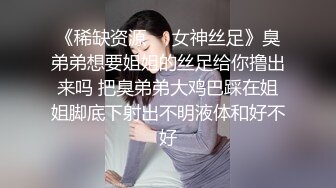 坑爹的男按摩师偷拍【私处保健直播】肤色白嫩逼逼粉嫩多毛的妹子没按几下就受不了求草了