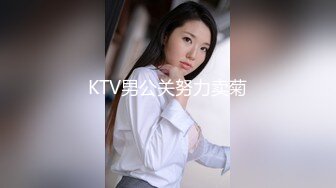 【新片速遞】  大哥的乖巧小女人，听话风骚玩的嗨，口交大鸡巴让小哥搂着屁股舔逼，从床上干到浴室再到沙发各种抽插真刺激