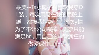 混血肌肉男享受双人性爱服务,各种轮草开火车